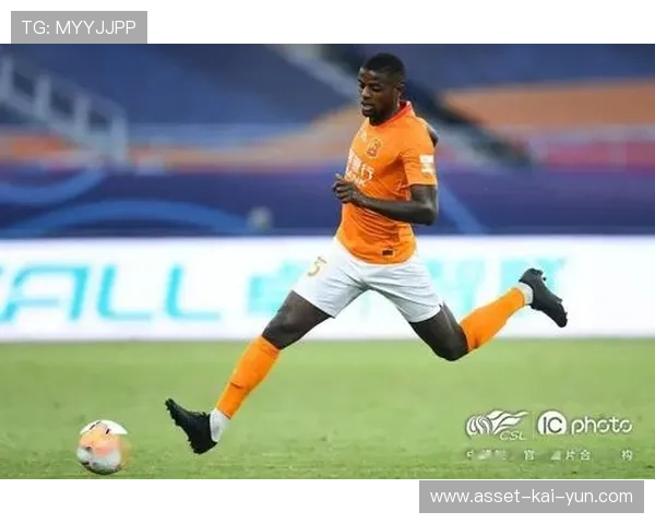 斯特林横向拉球后远角抽射建功 斯特林横向拉球后远角抽射建功